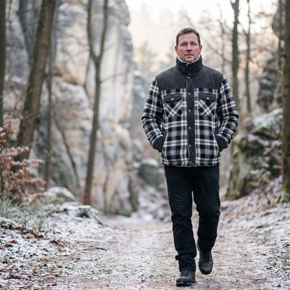 Flanell Jacke Herren kariert mit Fleecefutter und Taschen – im Winter getragen