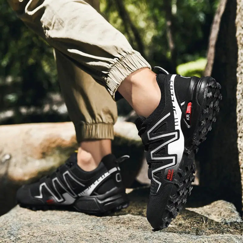 men's lightweight hiking shoes