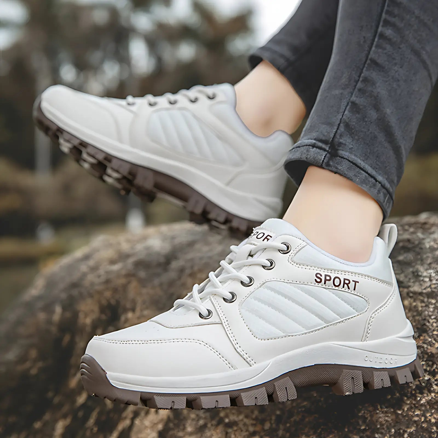 women's hiking shoes with wide toe box